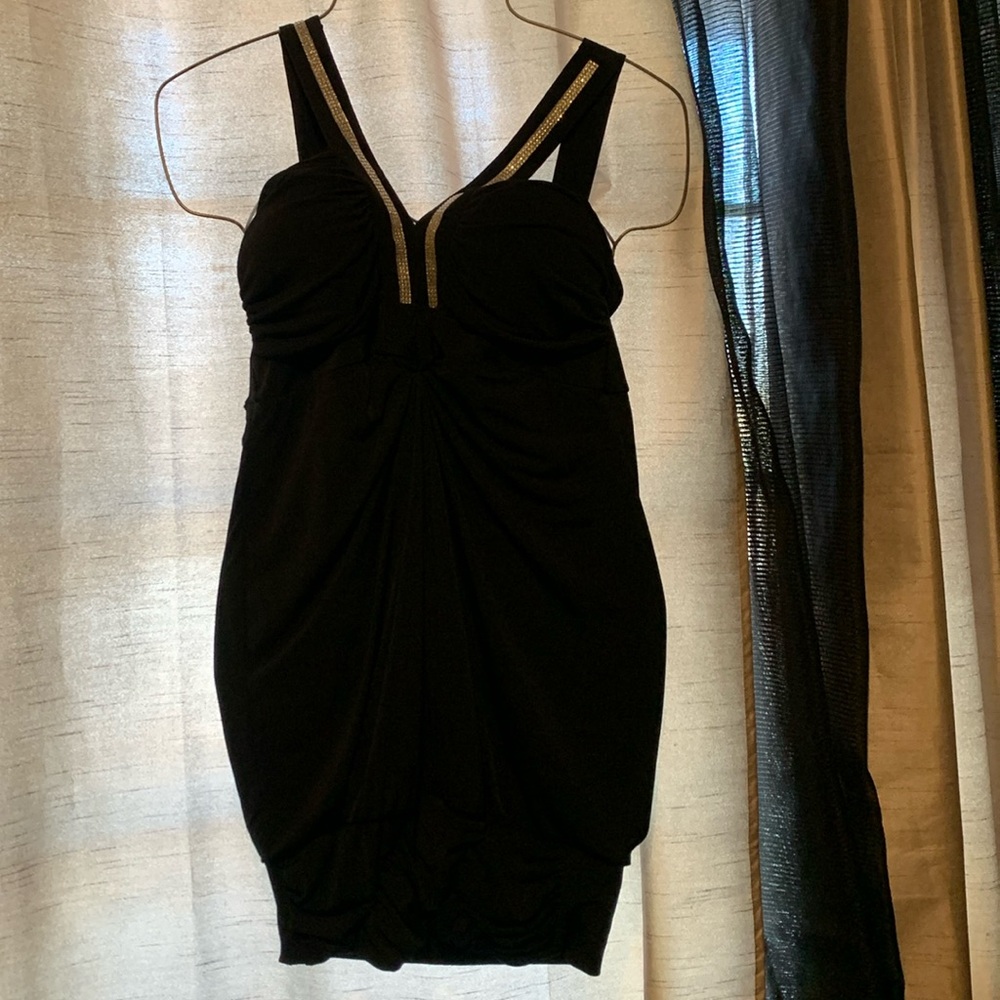 APPROPRIATE BEHAVIOR Sequins on neck, can be used as top with leggings